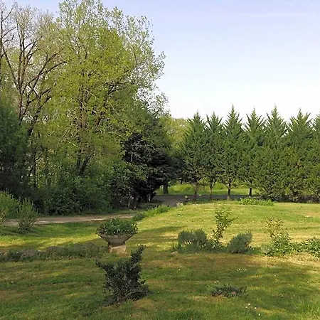 La Pierre Blanche Bed and breakfast 3*