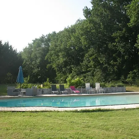 Bed & Breakfast La Pierre Blanche 3*